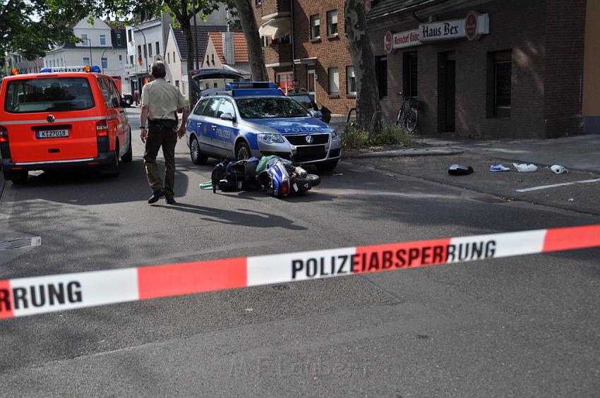 VU nach Verfolgungsfahrt Koeln Ossendorf Frohnhofstr P20.JPG